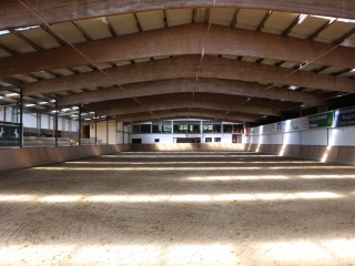 Gro&szlig;e Reithalle 20 x 60 m